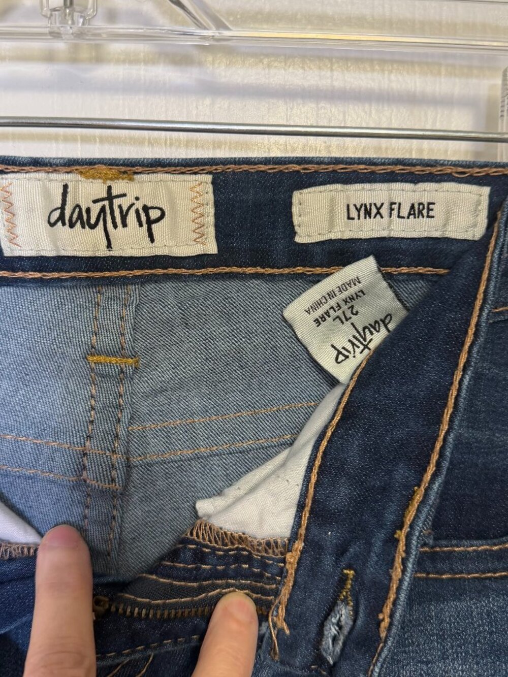 Daytrip Lynx Flare Jeans Size 27L Medium Wash Stretch Long Inseam - Picture 5 of 5